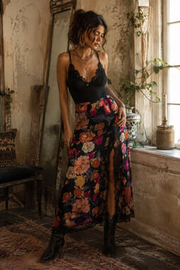 Boho chic modern Gypsy Band of the Free Lilou Black floral slip skirt Size XS